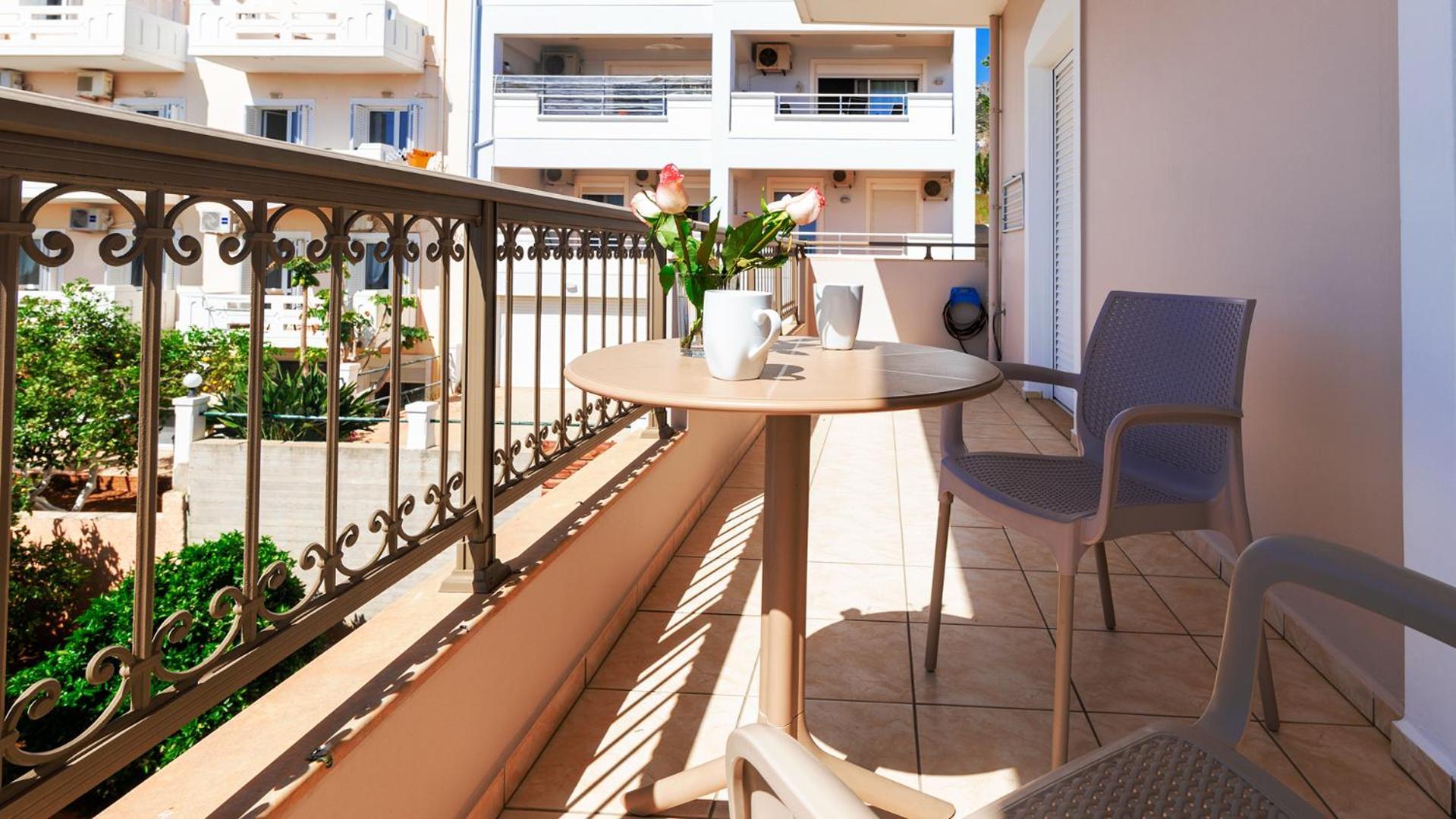 Vakakis-Me Apartments Palaiochora Exterior foto